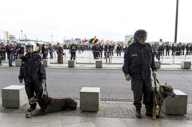 Demo gegen die Islamisierung und Amerikanisierung Europas in Berlin