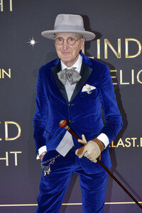 Weltpremiere der 'Blinded by Delight' Grand Show 2025 in Berlin