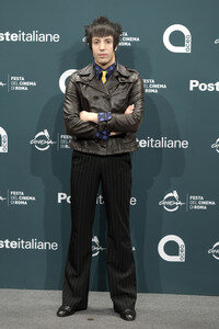 Photocall 'La Chitarra Nella Roccia - Lucio Corsi dal Vivo all'Abbazia di San Galgano', Internationales Filmfestival Rom 2025