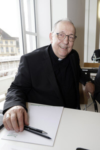 Fototermin zum Auftakt der Frühjahrsvollversammlung in Würzburg