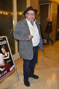 Theaterpremiere 'Willkommen bei den Hartmanns' in Berlin
