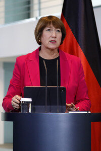 Treffen des Bundeskanzlers mit Vertretern der Automobilindustrie in Berlin