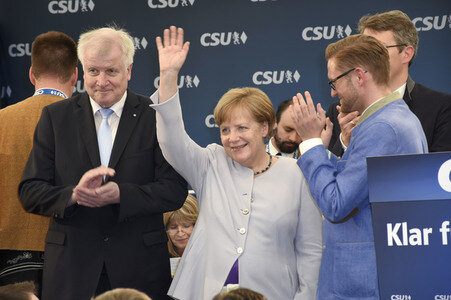 Angela Merkel besucht eine Festzeltveranstaltung der CSU in München