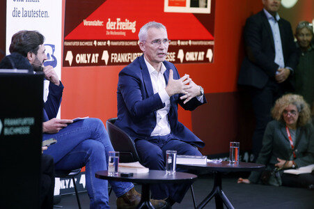 Jens Stoltenberg auf der Frankfurter Buchmesse 2025 in Frankfurt