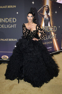 Weltpremiere der 'Blinded by Delight' Grand Show 2025 in Berlin