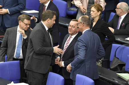 64. Sitzung des Deutschen Bundestages in Berlin