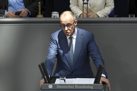 64. Sitzung des Deutschen Bundestages in Berlin