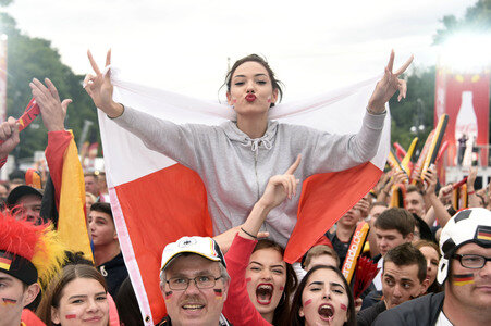 Fans beim UEFA-Fußball-Europameisterschaft 2016 Spiel Deutschland gegen Polen in Berlin