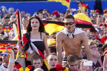 WM-Fanmeile beim Spiel Deutschland gegen Frankreich, Berlin