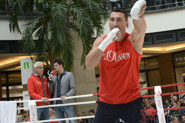 Wladimir Klitschko trainiert im Einkaufszentrum, Oberhausen