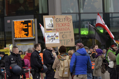 'Merkel muss weg' Demo in Berlin
