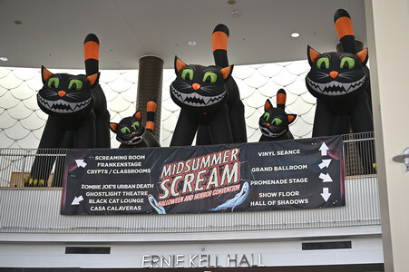 Midsummer Scream - Halloween & Horror Convention in Long Beach