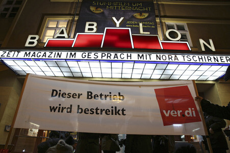 Streik im Kino Babylon Berlin