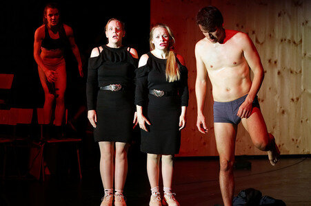 Theaterprobe 'Die stillen Trabanten' in Berlin