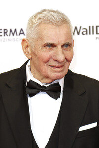 Goldene Bild der Frau 2025 in Hamburg