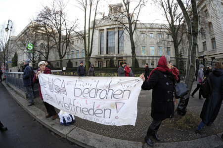 Protestkundgebung gegen russischen Militäreinsatz in Syrien in Berlin