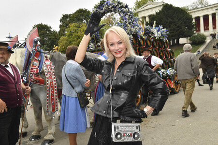 Regines Damenwiesn beim Oktoberfest 2025 in München