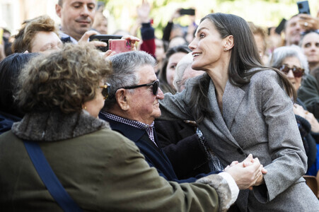 Königin Letizia von besucht die Universität Alcalá in Alcalá de Henares