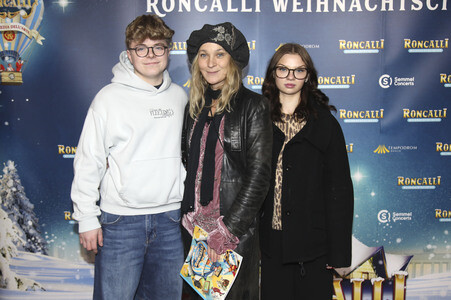 Premiere des 21. Original Roncalli Weihnachtscircus 2025 in Berlin