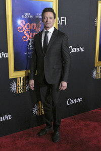 Closing Ceremony und Filmpremiere 'Song Sung Blue', AFI Fest 2025 in Los Angeles