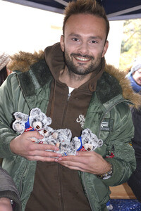 Teddybären Charity Verkauf der 'Sturm der Liebe' Stars in München