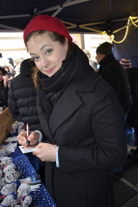 Teddybären Charity Verkauf der 'Sturm der Liebe' Stars in München