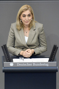 90. Sitzung des Deutschen Bundestages in Berlin