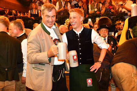 Wiesn Anstich im Schottenhamel Festzelt auf dem Oktoberfest 2026 in München