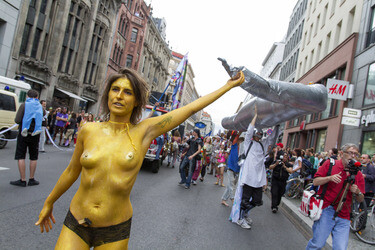 Demoparade gegen Fashion Terror und für Faire Mode und Trashion, Berlin