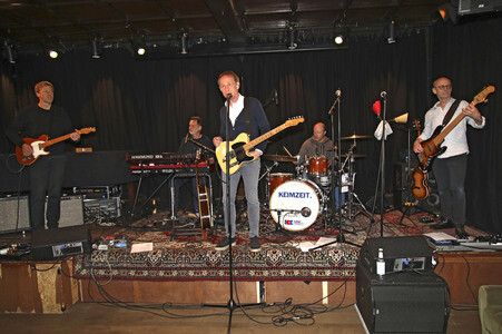 Showcase mit Keimzeit in Leipzig