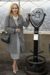 J.K. Rowling beleuchtet das Empire State Building, New York