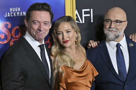 Closing Ceremony und Filmpremiere 'Song Sung Blue', AFI Fest 2025 in Los Angeles