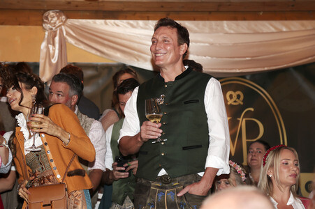 Cathy Hummels Wiesn-Bummel beim Oktoberfest 2026 in München
