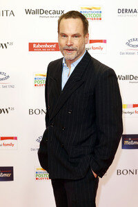 Goldene Bild der Frau 2025 in Hamburg