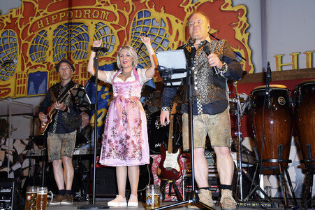 Auftritt von Angie Helfrich und der Högl Fun Band in München