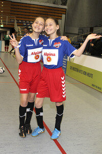 Benefiz-Fußballspiel 'Kicken mit Herz' 2017 in Hamburg