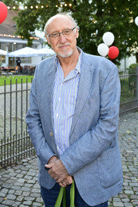 Theaterpremiere 'Der eingebildet Kranke' und 90. Geburtstag von Dieter Hallervorden in Berlin