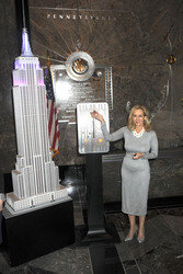 J.K. Rowling beleuchtet das Empire State Building, New York
