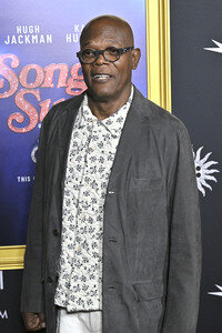 Closing Ceremony und Filmpremiere 'Song Sung Blue', AFI Fest 2025 in Los Angeles