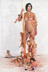 Kunstperformance Babydoll Fashion by Micaela Schäfer in Berlin