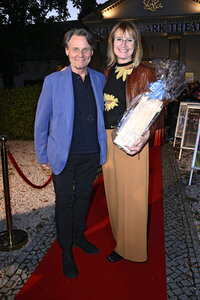 Theaterpremiere 'Der eingebildet Kranke' und 90. Geburtstag von Dieter Hallervorden in Berlin