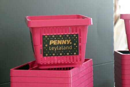 Eröffnung vom Penny Markt 'Leylaland' in Frankfurt