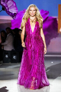 Lola Casademunt by Maite Fashion Show auf der Mercedes-Benz Fashion Week Madrid