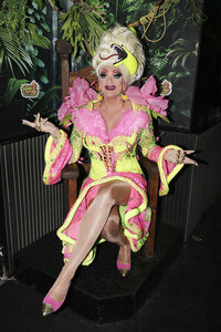 Eröffnung von Olivias Dschungel Bar in Hamburg