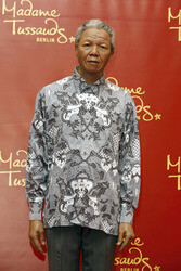 Enhüllung der Wachsfigur von Nelson Mandela,  Berlin